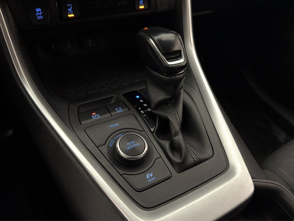 Vehicle Image 22