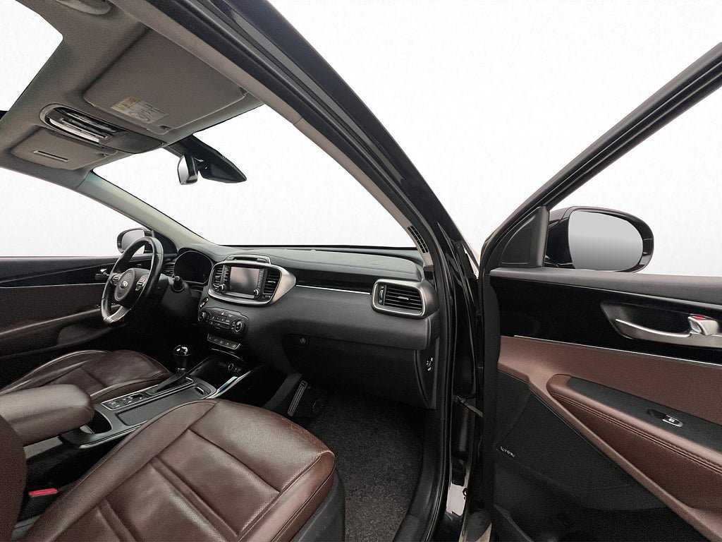 Vehicle Image 32