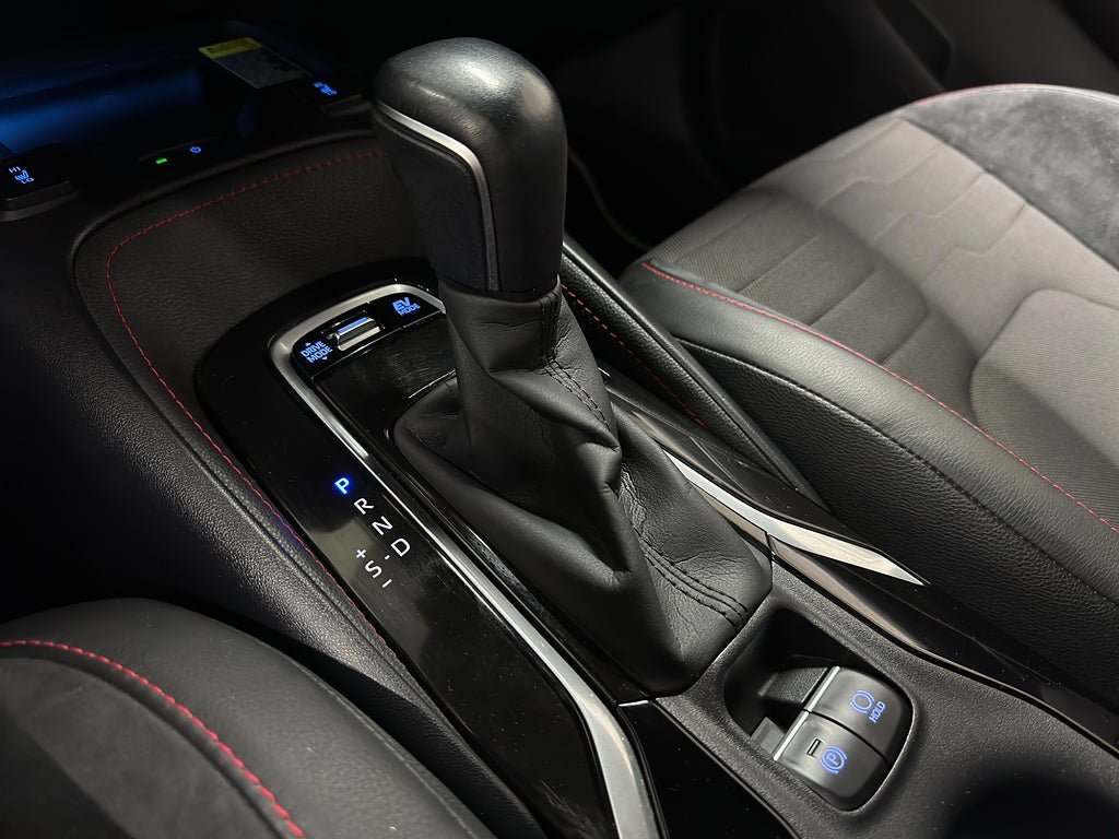 Vehicle Image 25