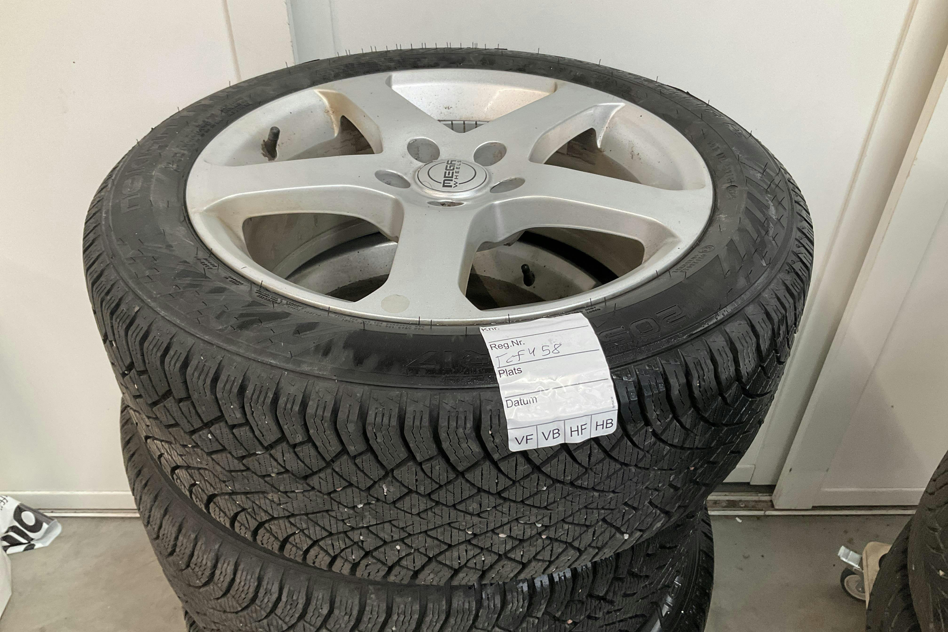 Vehicle Image 14