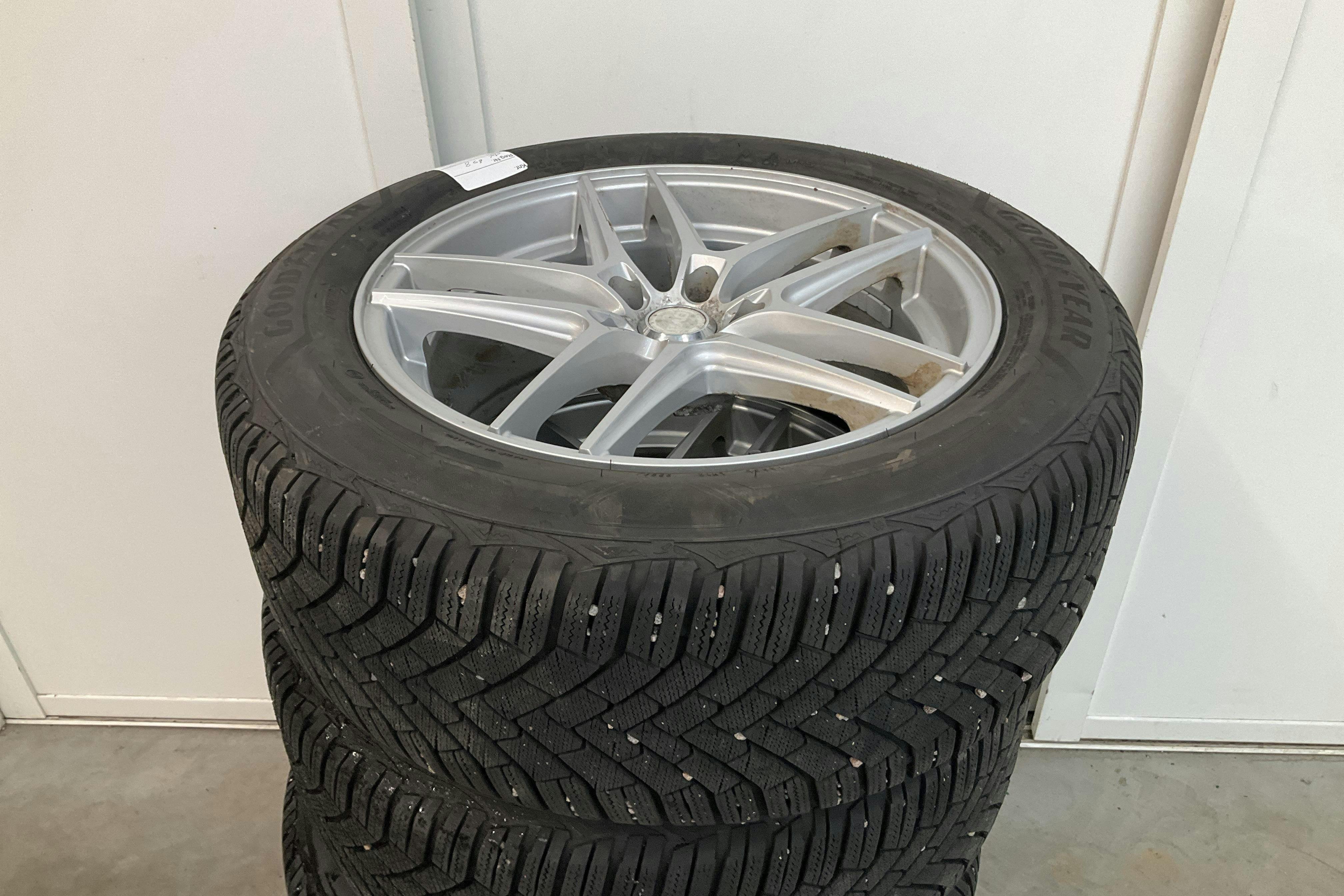 Vehicle Image 17