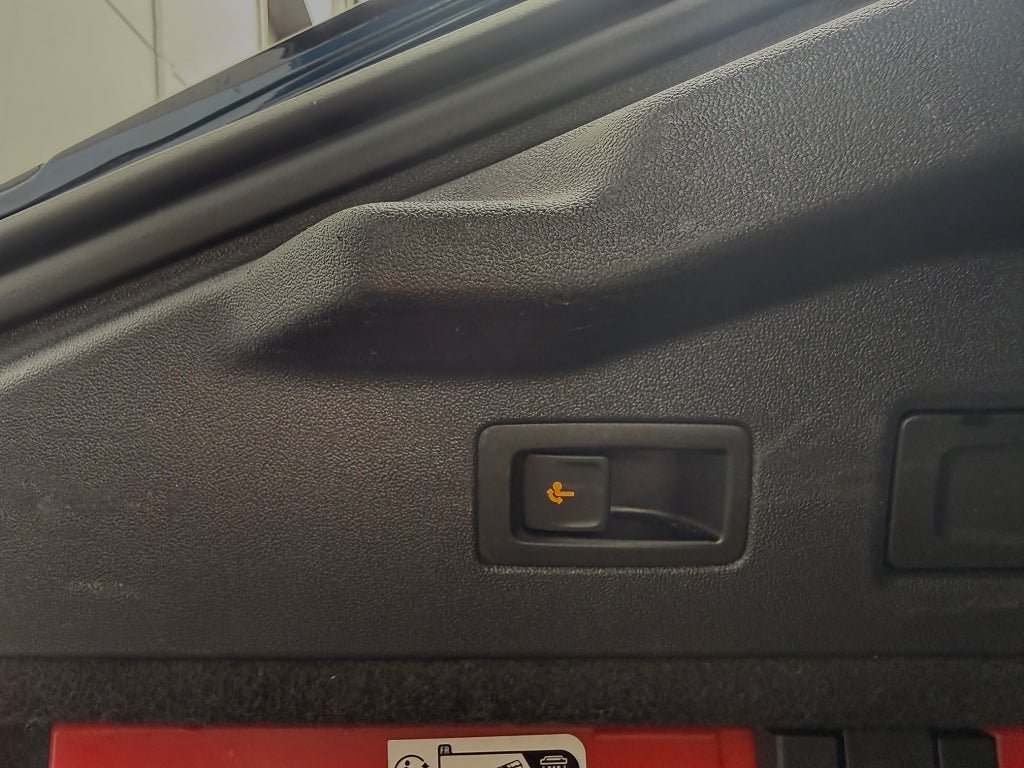 Vehicle Image 17
