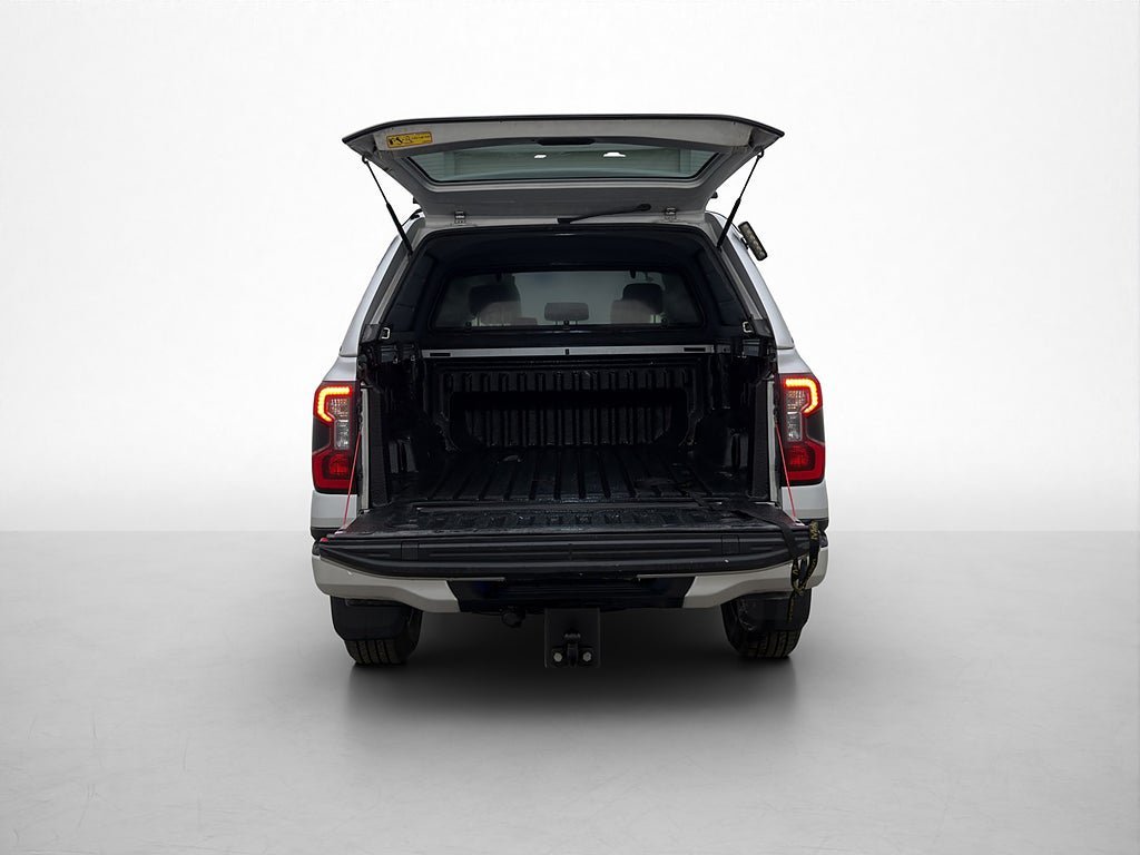 Vehicle Image 11