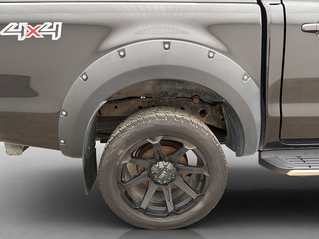 Vehicle Image 32