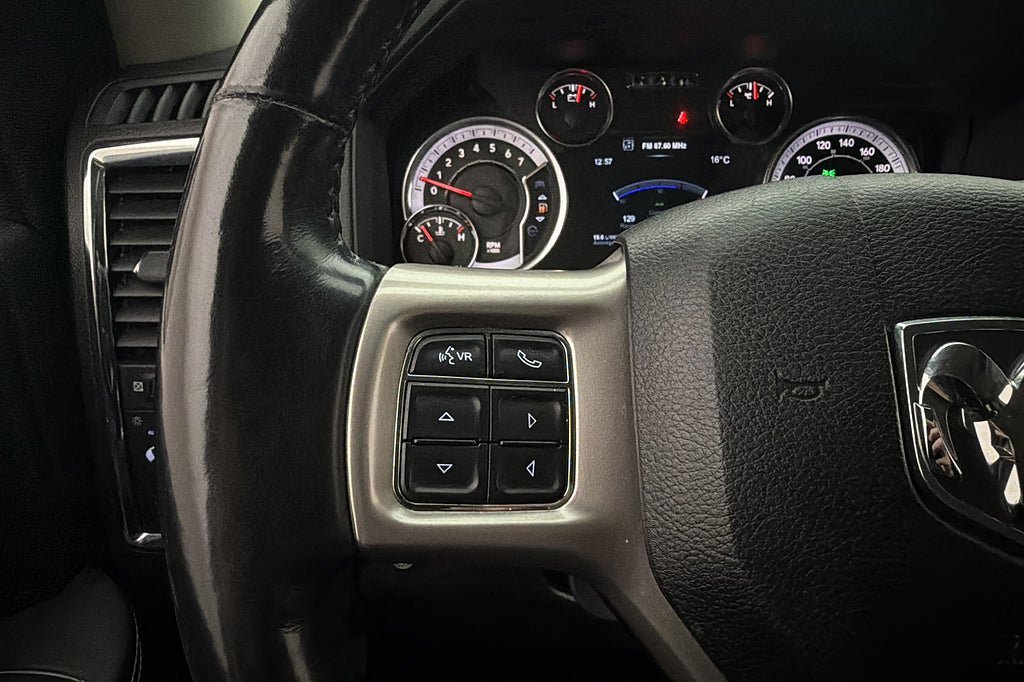 Vehicle Image 28