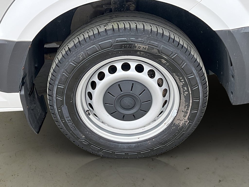 Vehicle Image 32