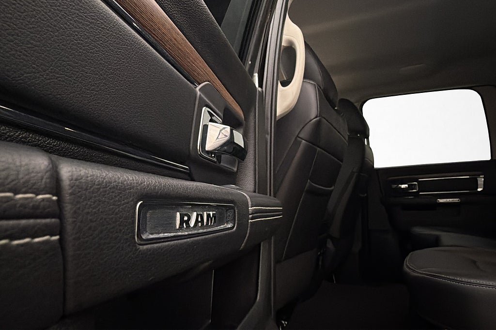 Vehicle Image 37