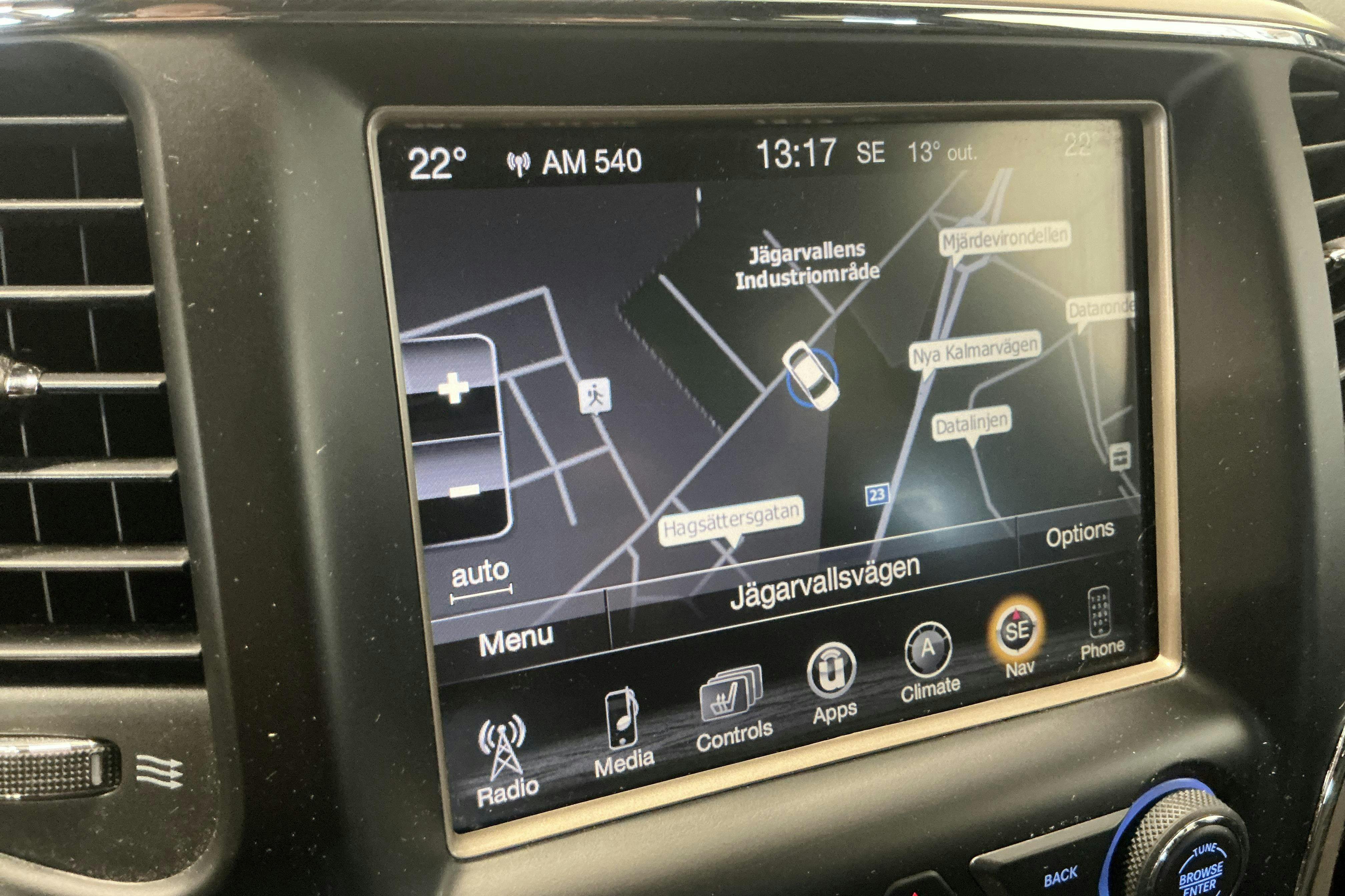 Vehicle Image 12