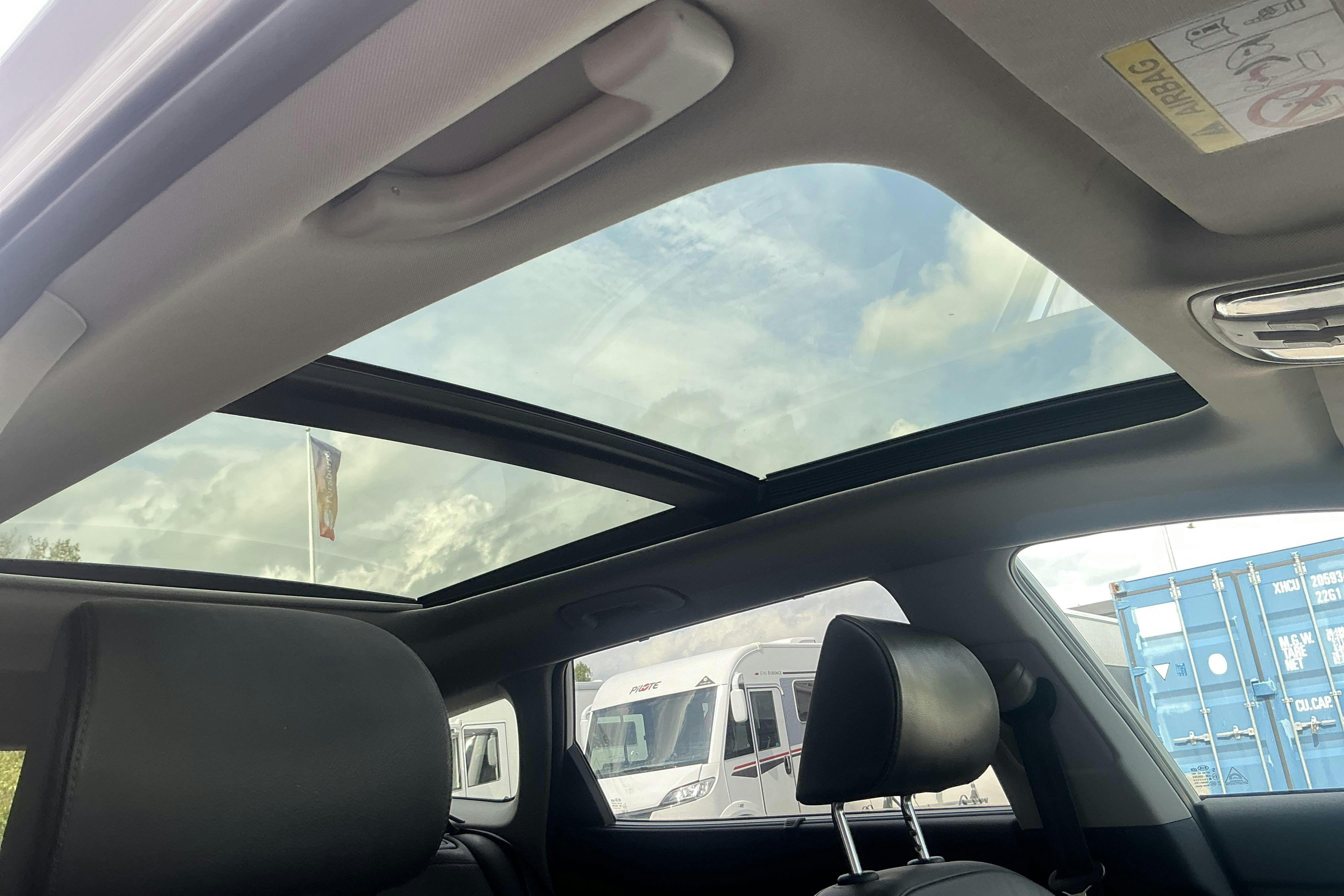 Vehicle Image 14