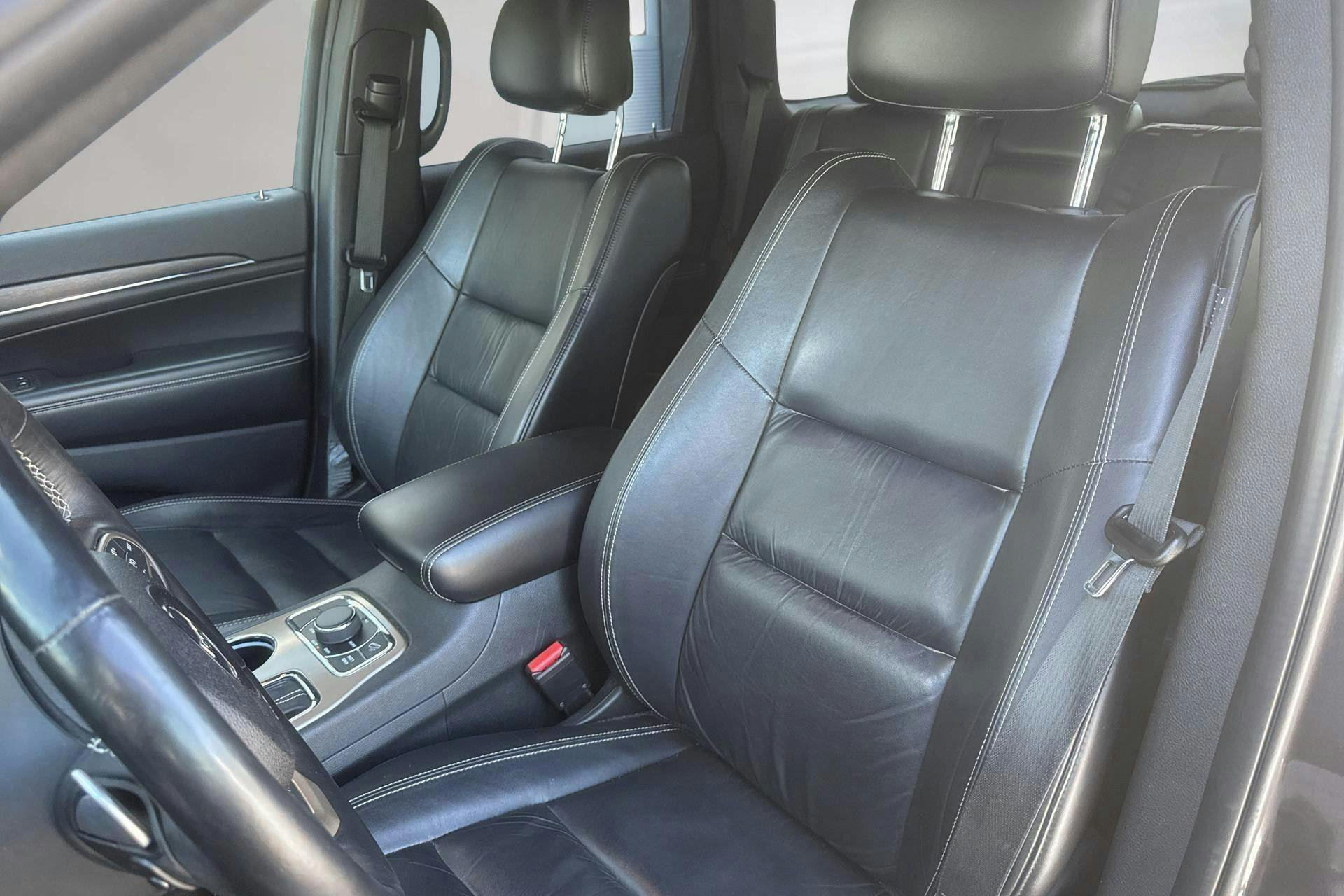 Vehicle Image 14