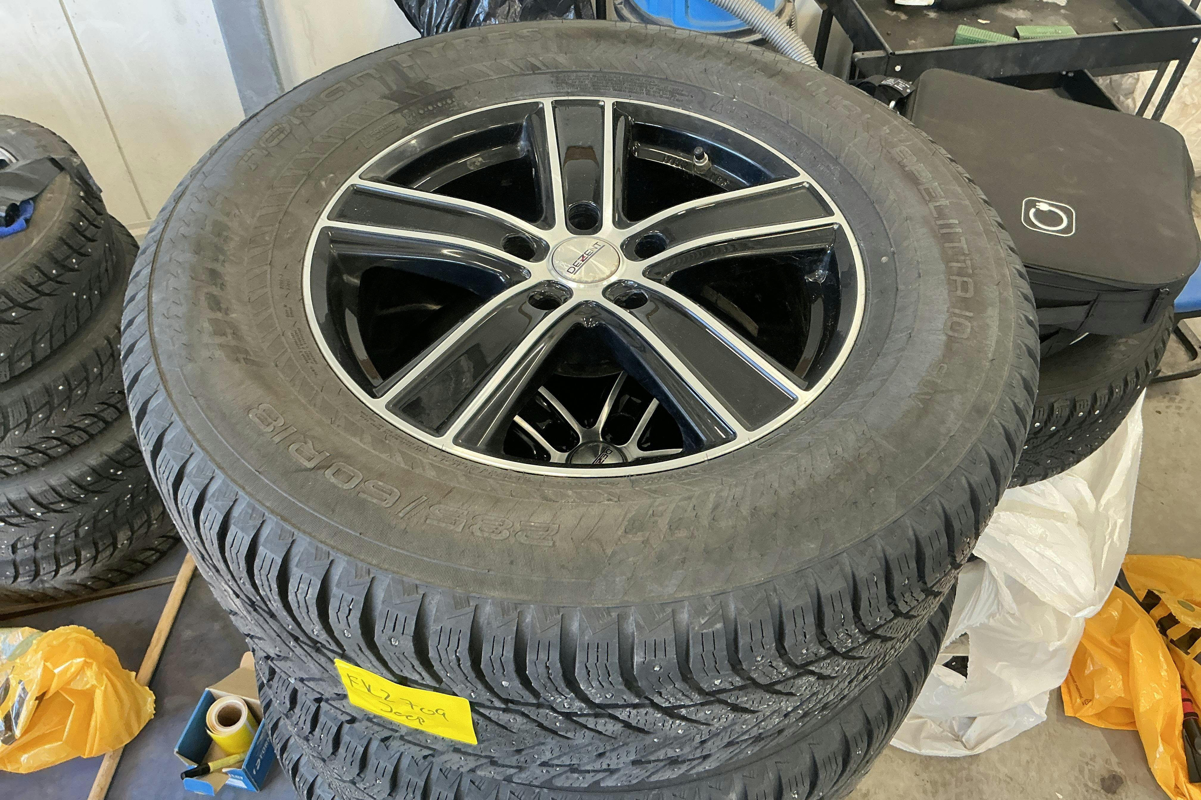 Vehicle Image 15