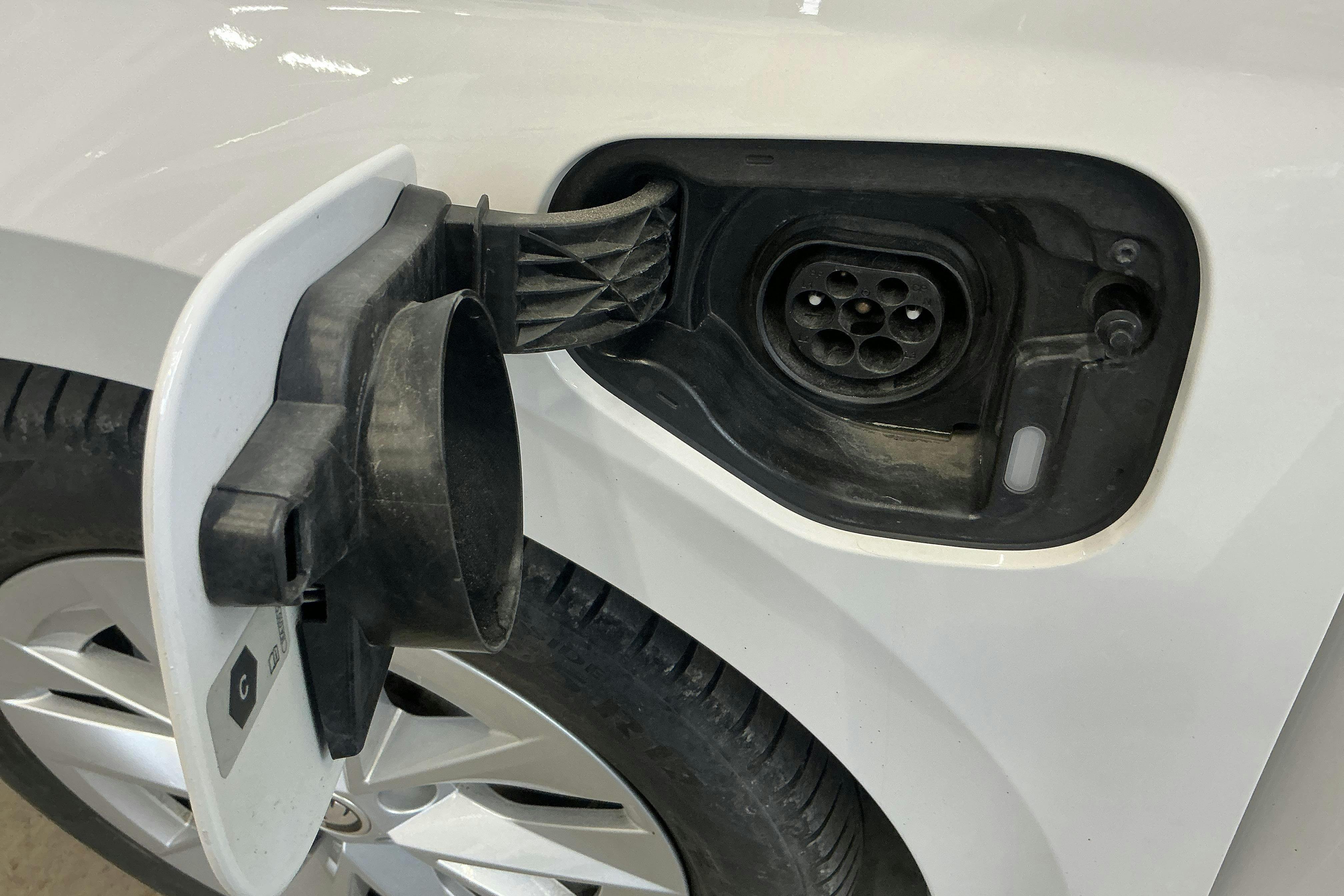 Vehicle Image 14