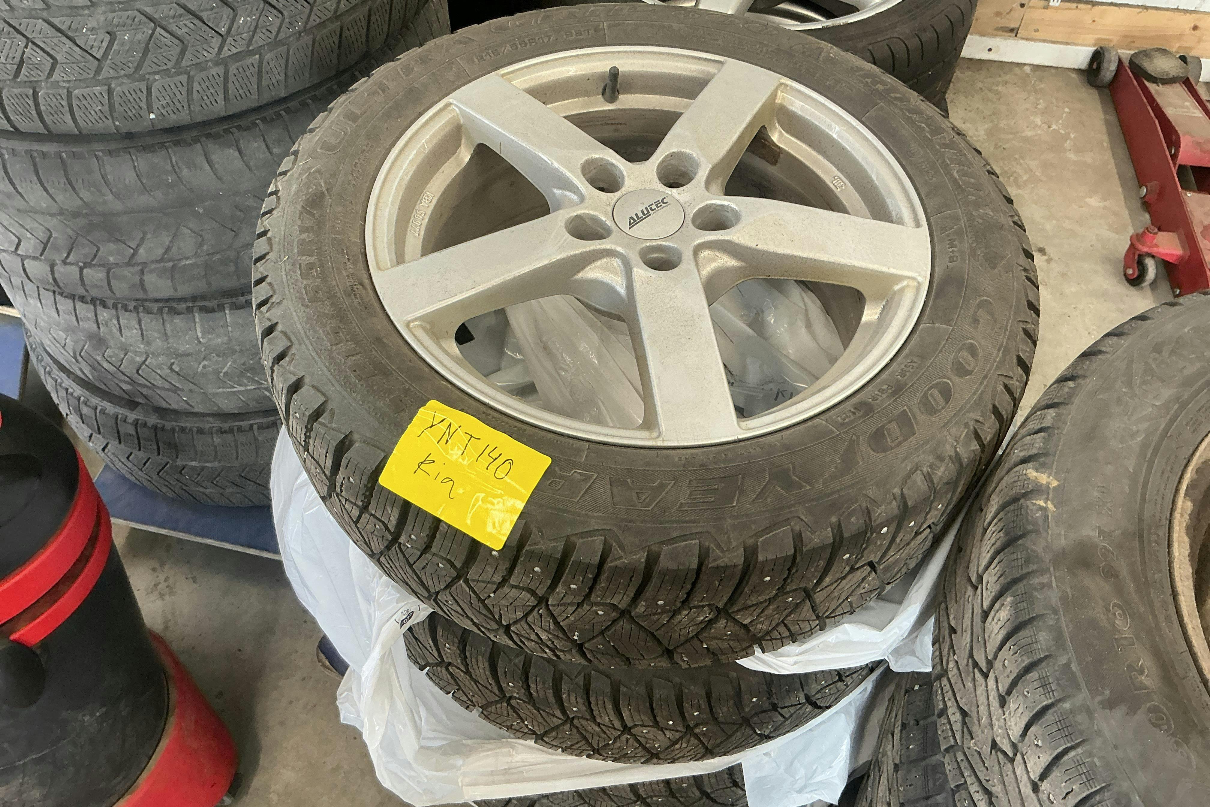 Vehicle Image 17