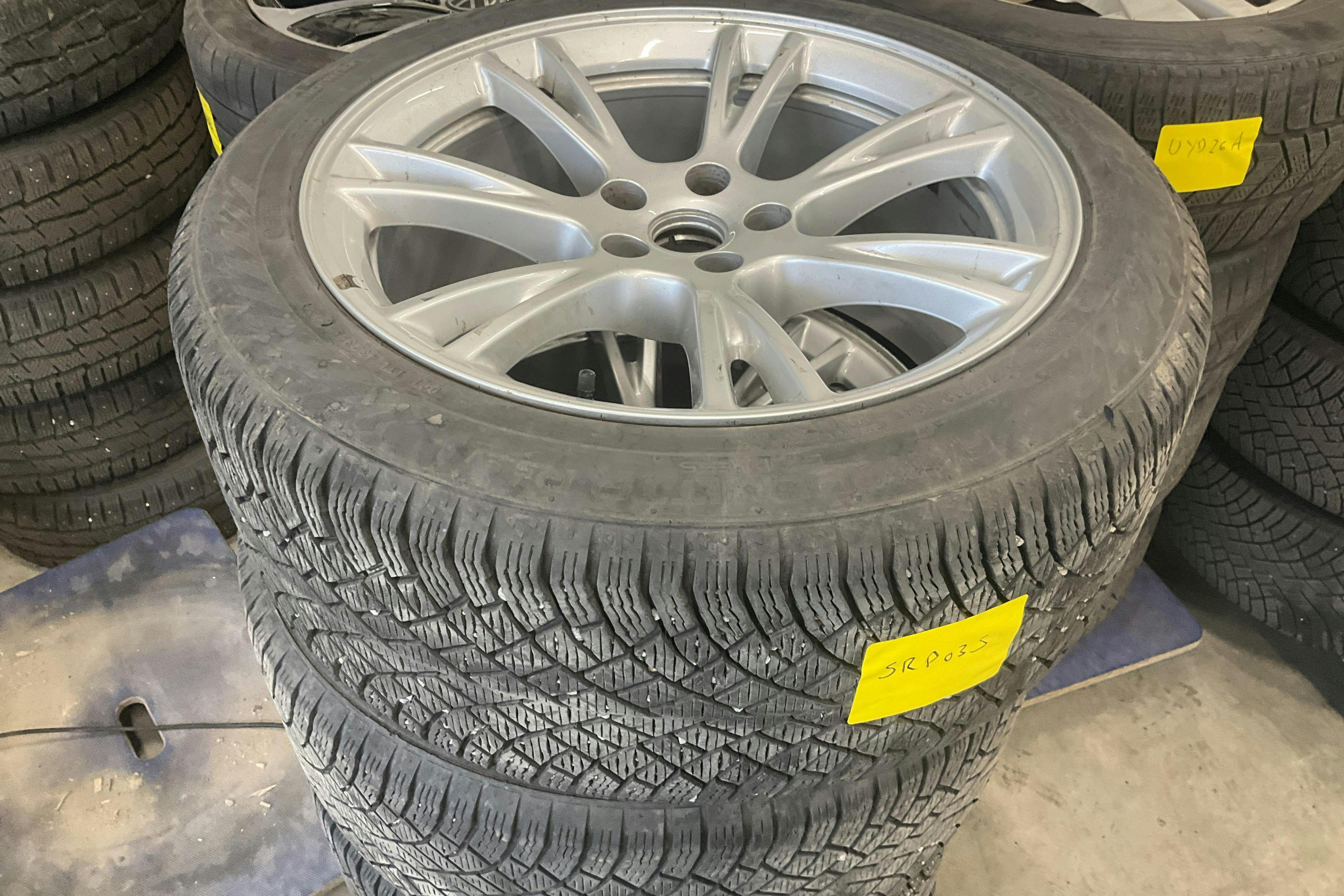 Vehicle Image 22