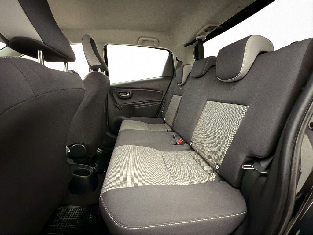 Vehicle Image 13