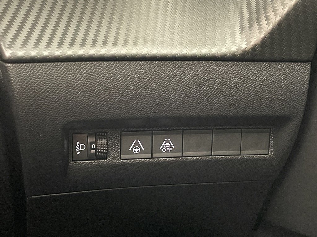 Vehicle Image 28