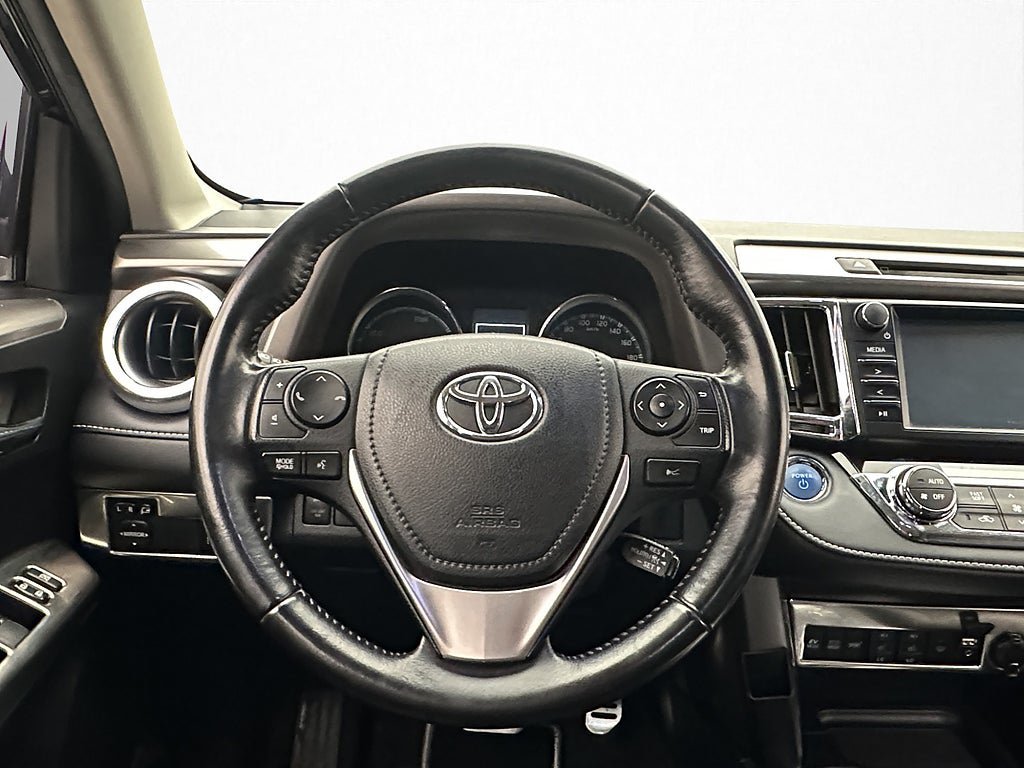 Vehicle Image 15