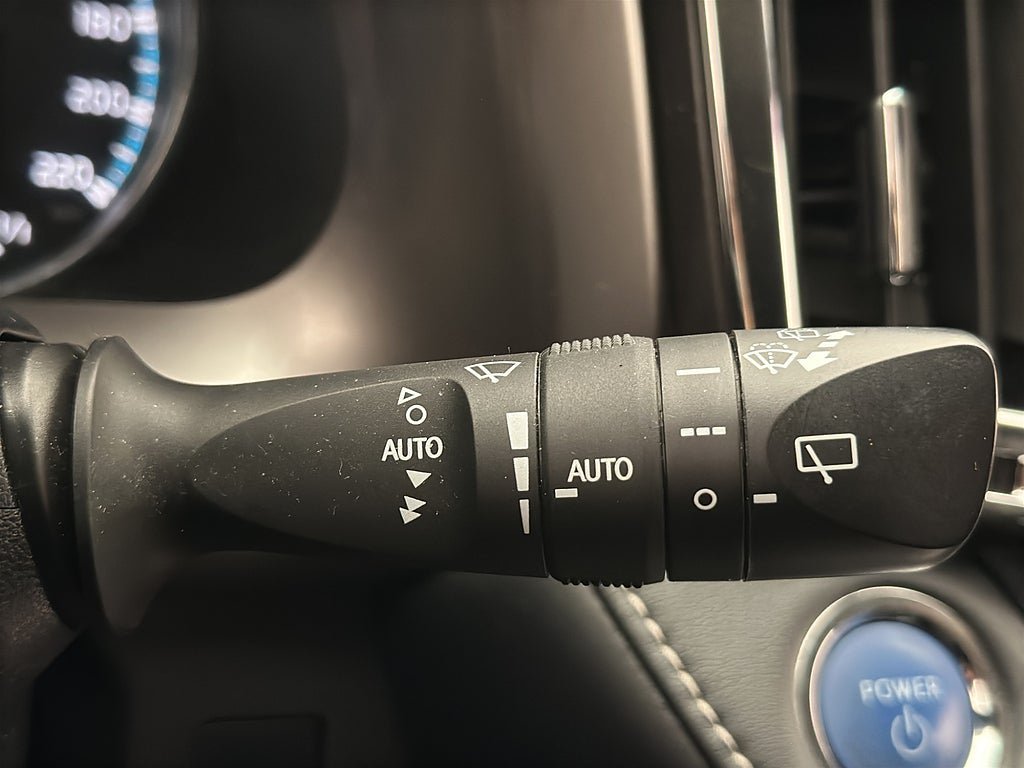 Vehicle Image 32
