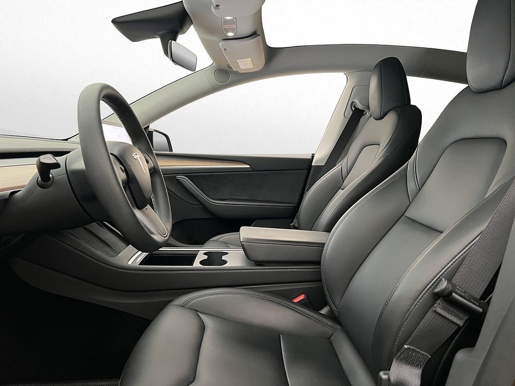 Vehicle Image 23