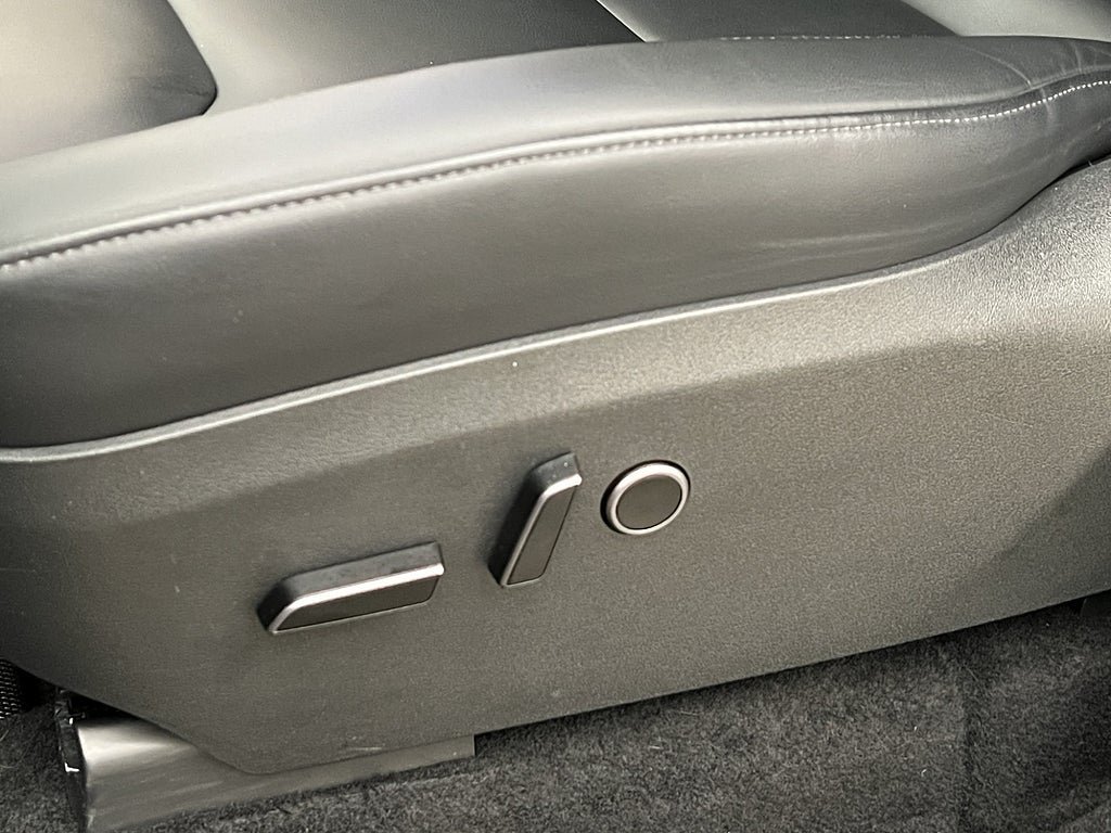 Vehicle Image 35