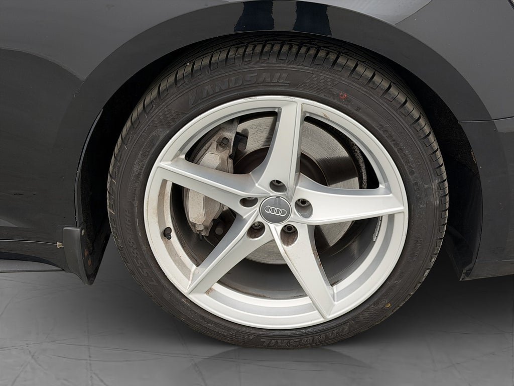Vehicle Image 35