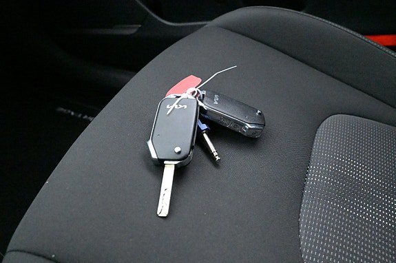 Vehicle Image 24