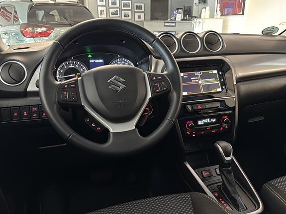 Vehicle Image 12
