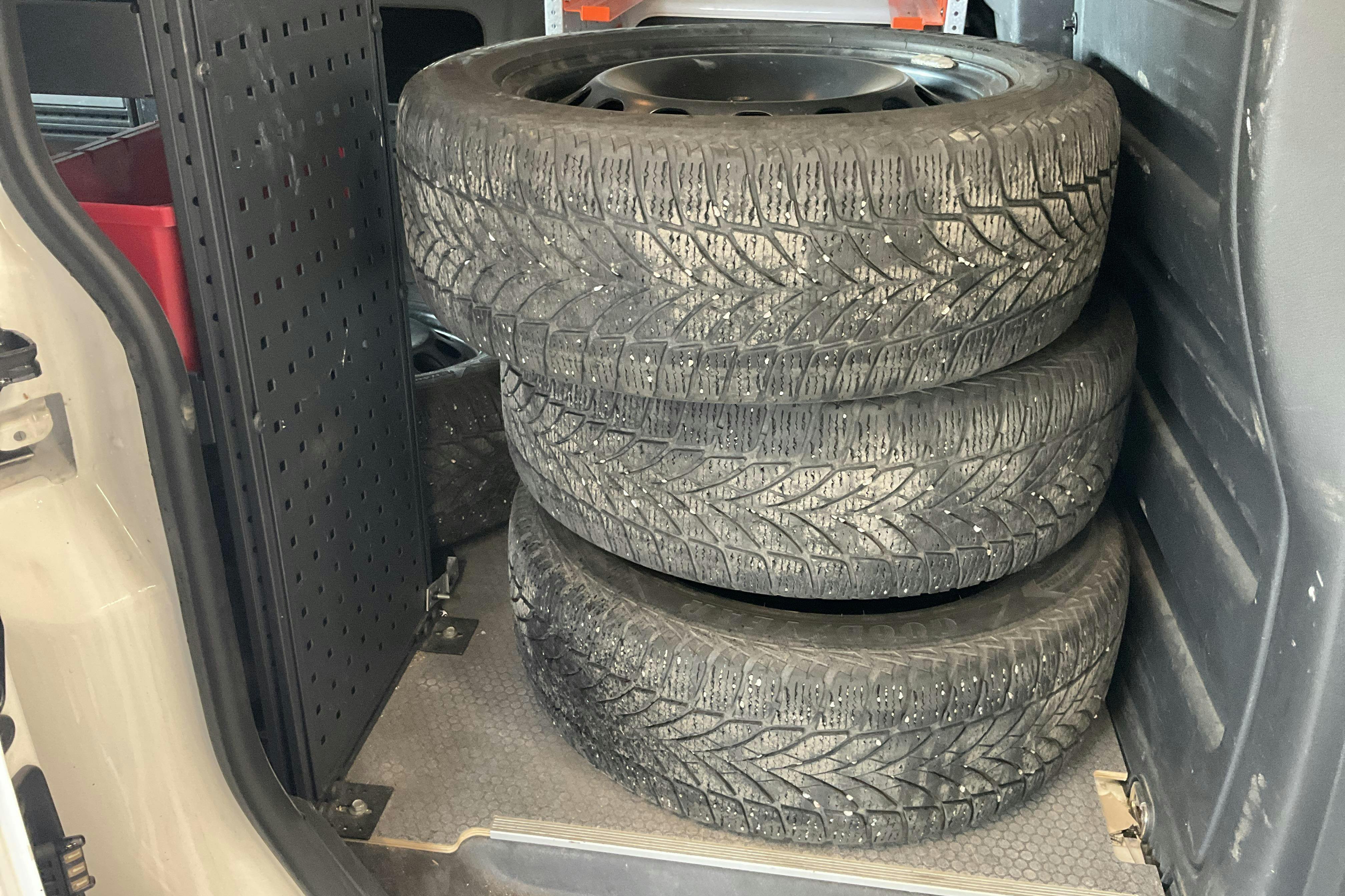 Vehicle Image 15