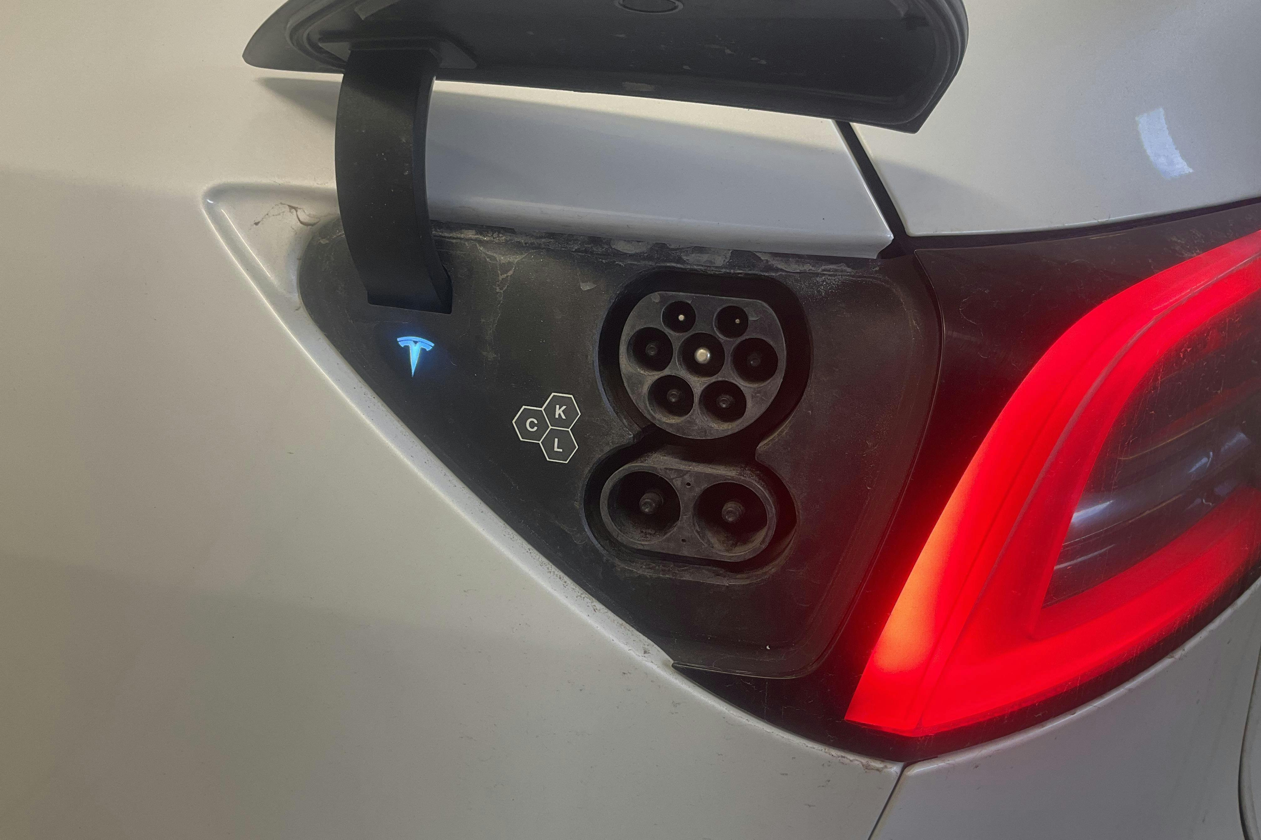 Vehicle Image 22