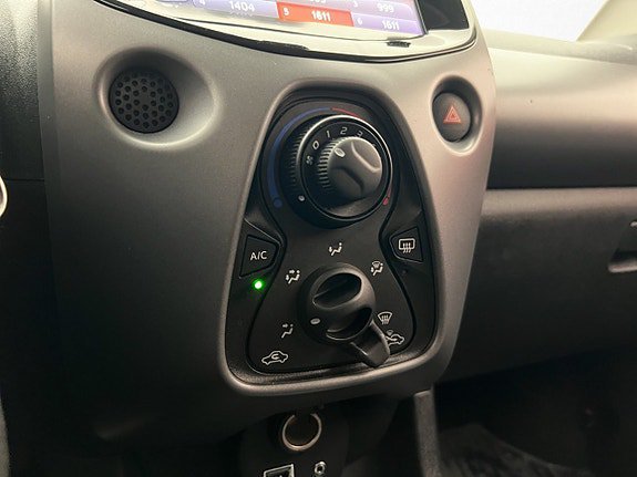 Vehicle Image 17