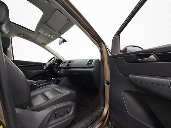 Vehicle Image 24