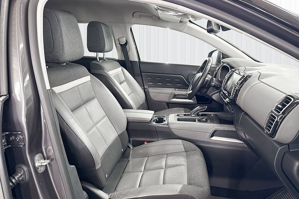 Vehicle Image 18