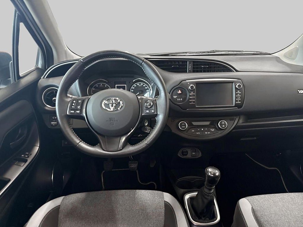 Vehicle Image 12