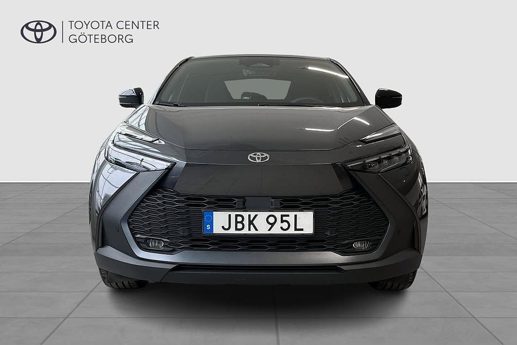 Vehicle Image 6