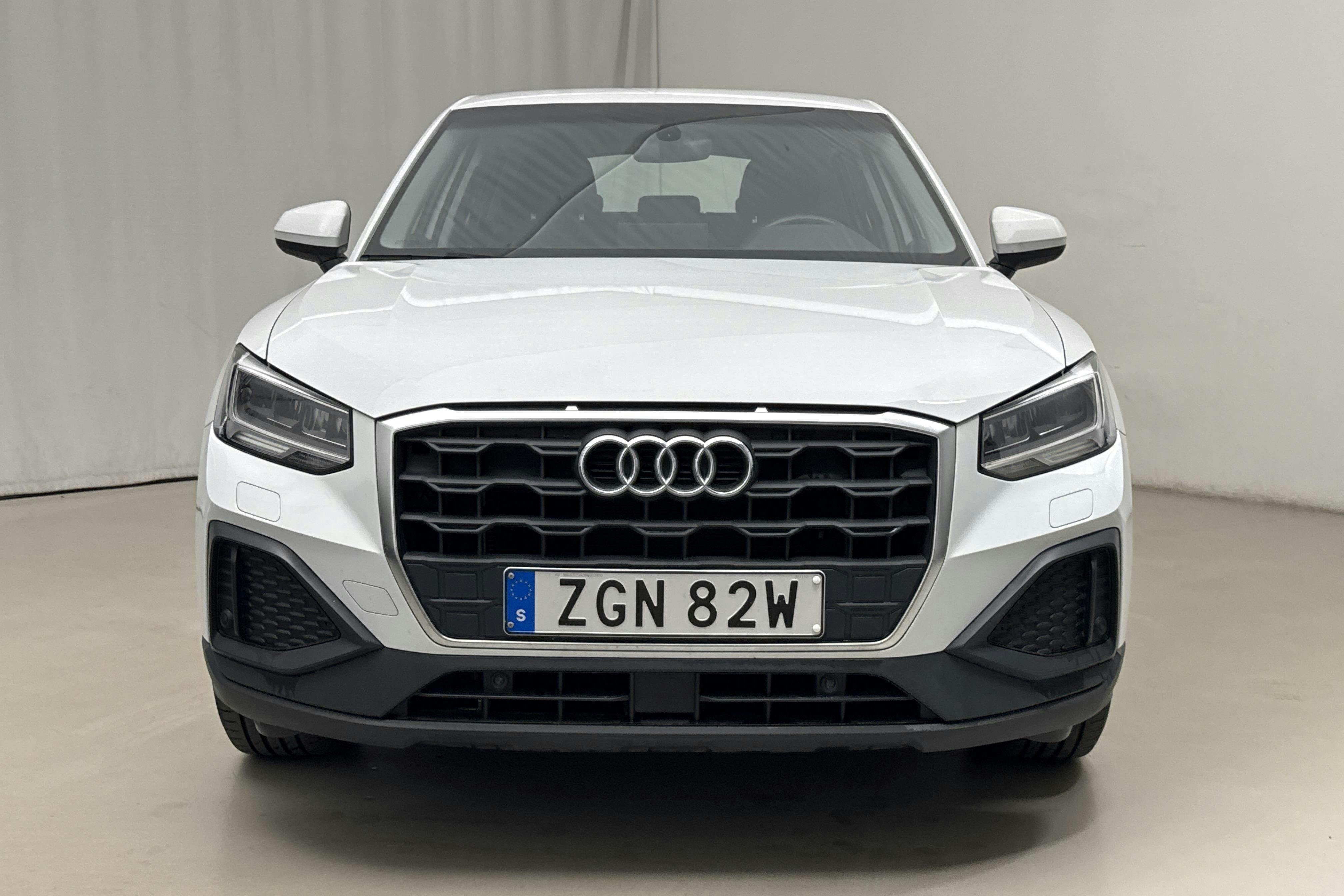 Vehicle Image 4
