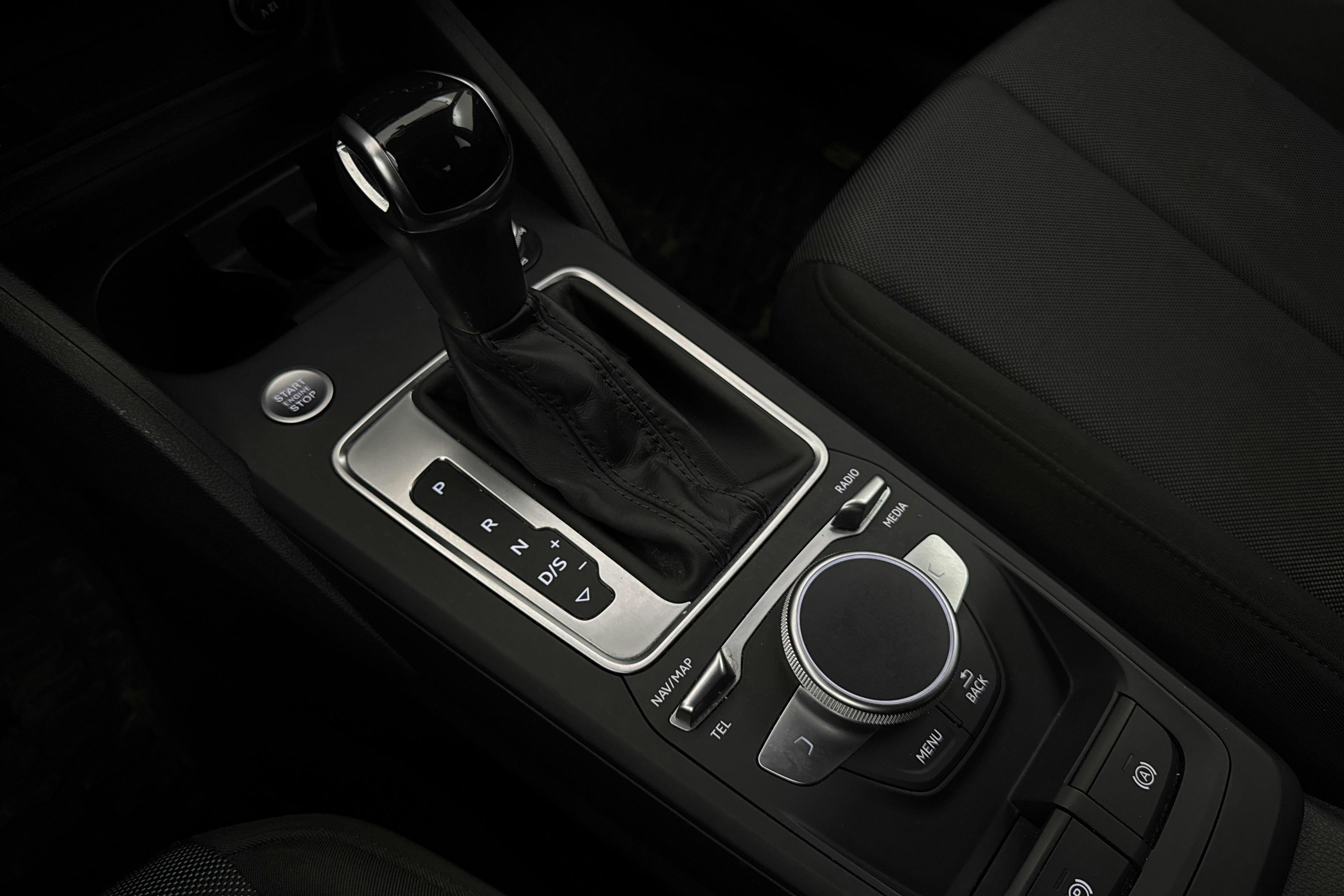 Vehicle Image 14