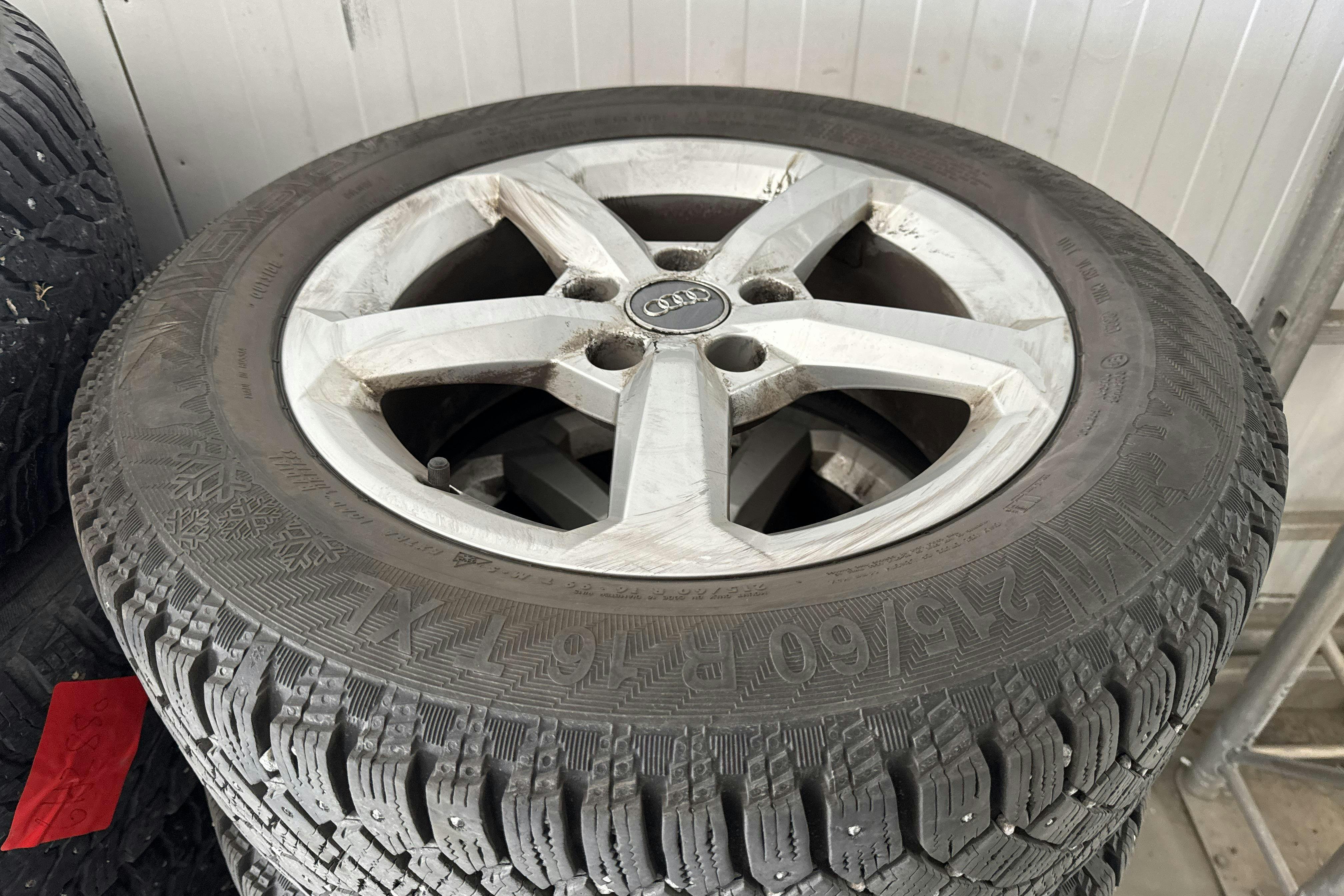 Vehicle Image 16