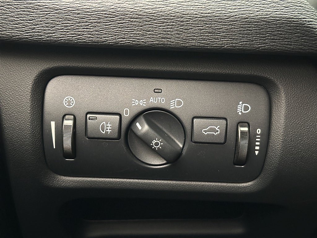 Vehicle Image 27