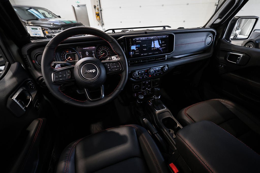 Vehicle Image 13