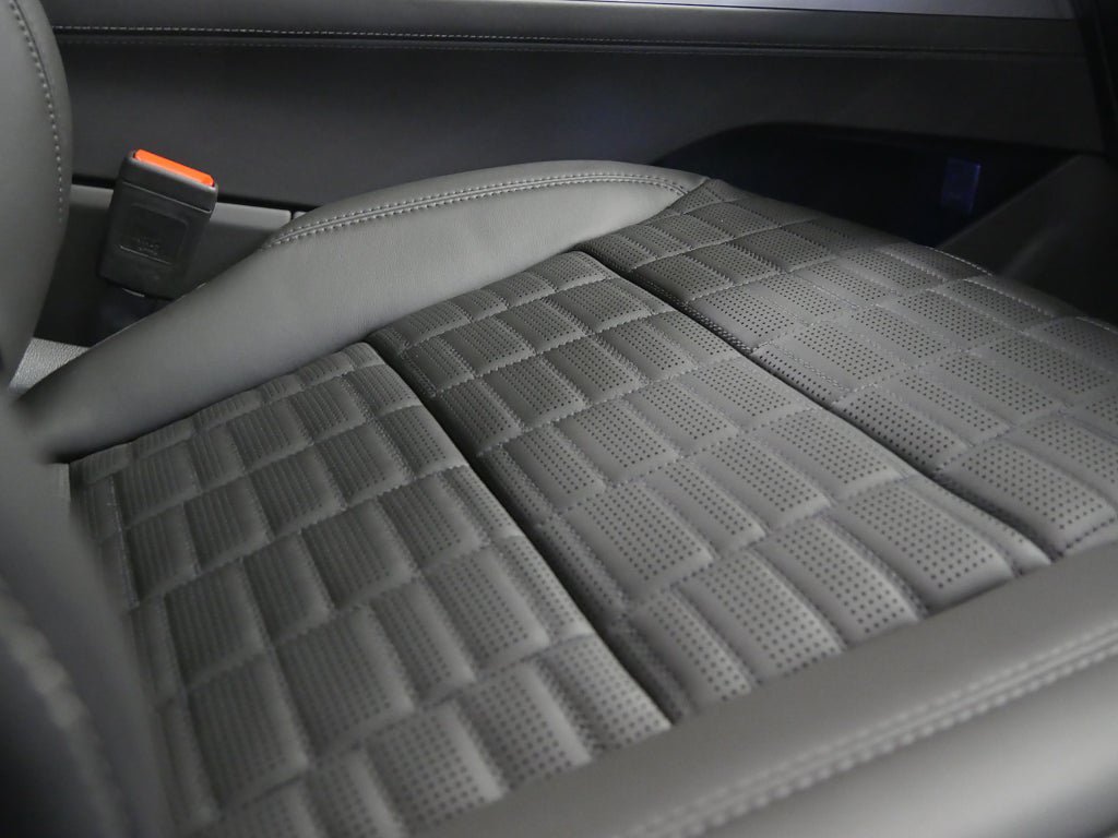 Vehicle Image 35