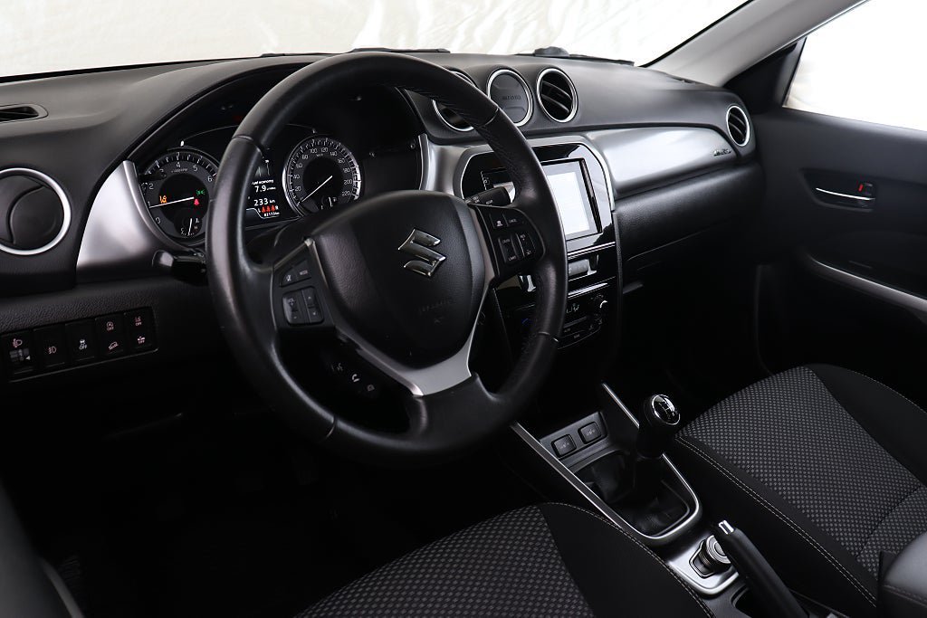Vehicle Image 8