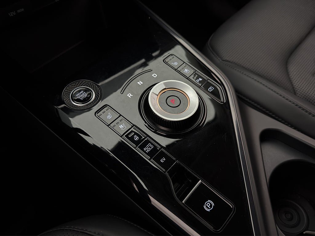 Vehicle Image 24