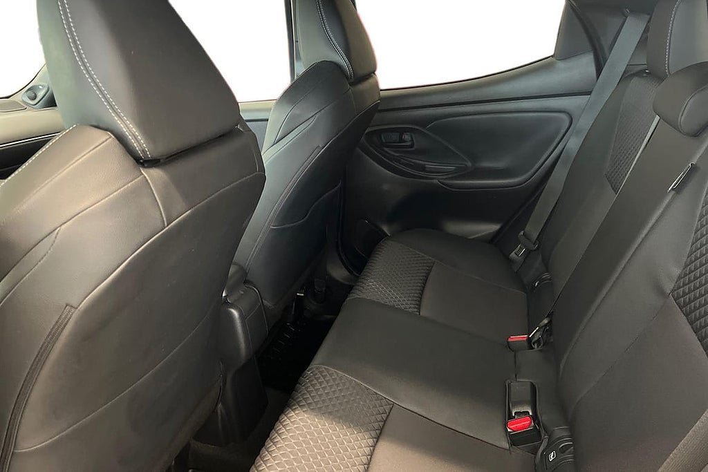 Vehicle Image 11