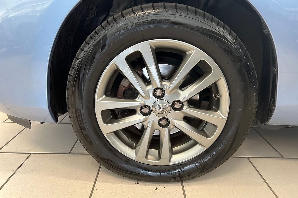 Vehicle Image 15