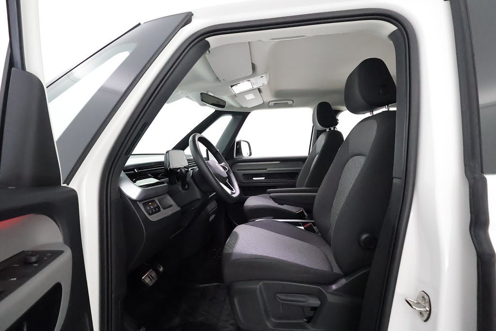 Vehicle Image 11