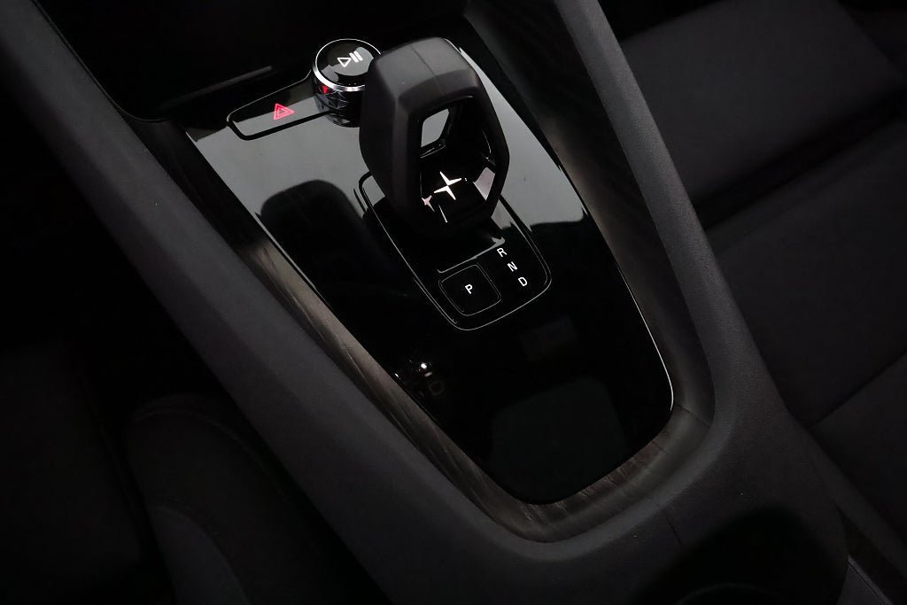 Vehicle Image 24
