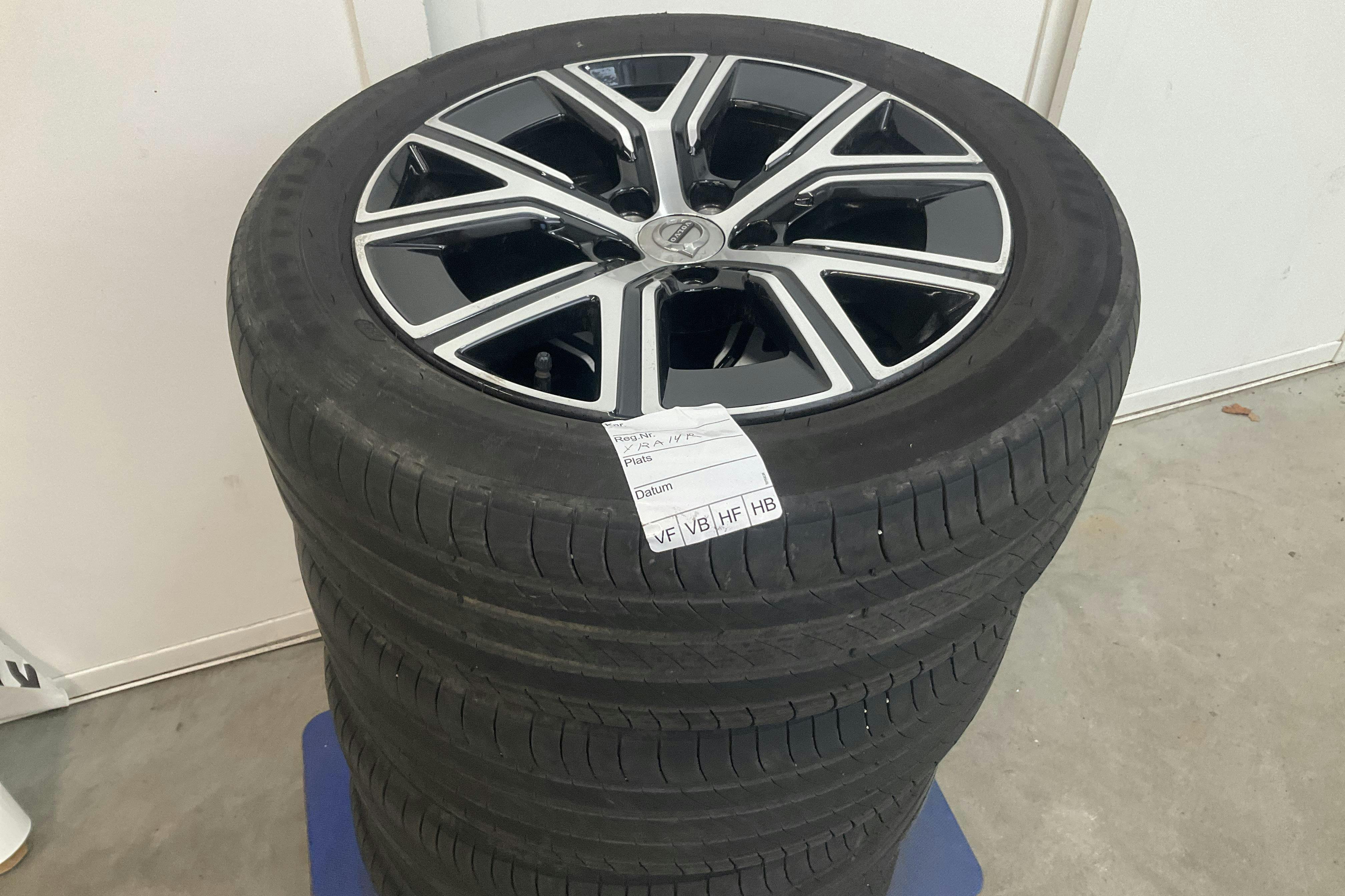 Vehicle Image 16