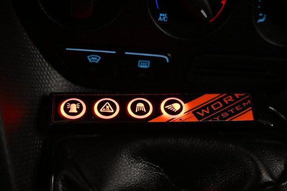 Vehicle Image 24