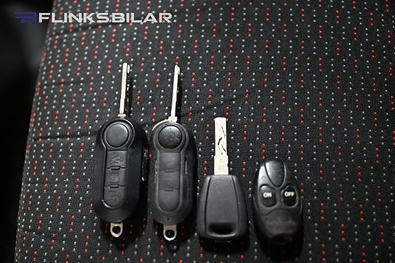 Vehicle Image 32