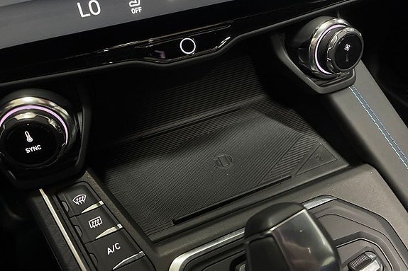Vehicle Image 24
